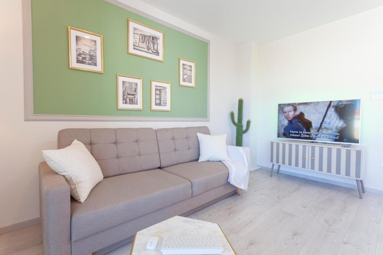 Tinel Boutique Apartament Promajna